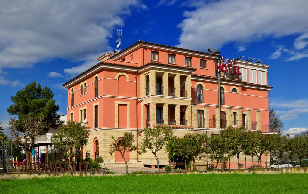 Hotel Ristorante Casa Rossa Alba Adriatica