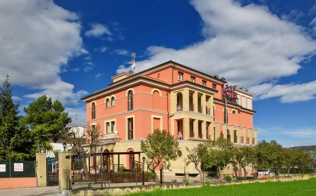 Hotel Ristorante Casa Rossa